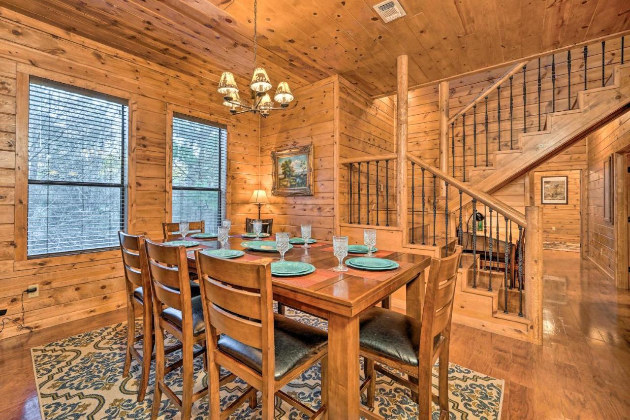 Broken Bow Cabin With Deck, Hot Tub And Fire Pit! Eksteriør billede