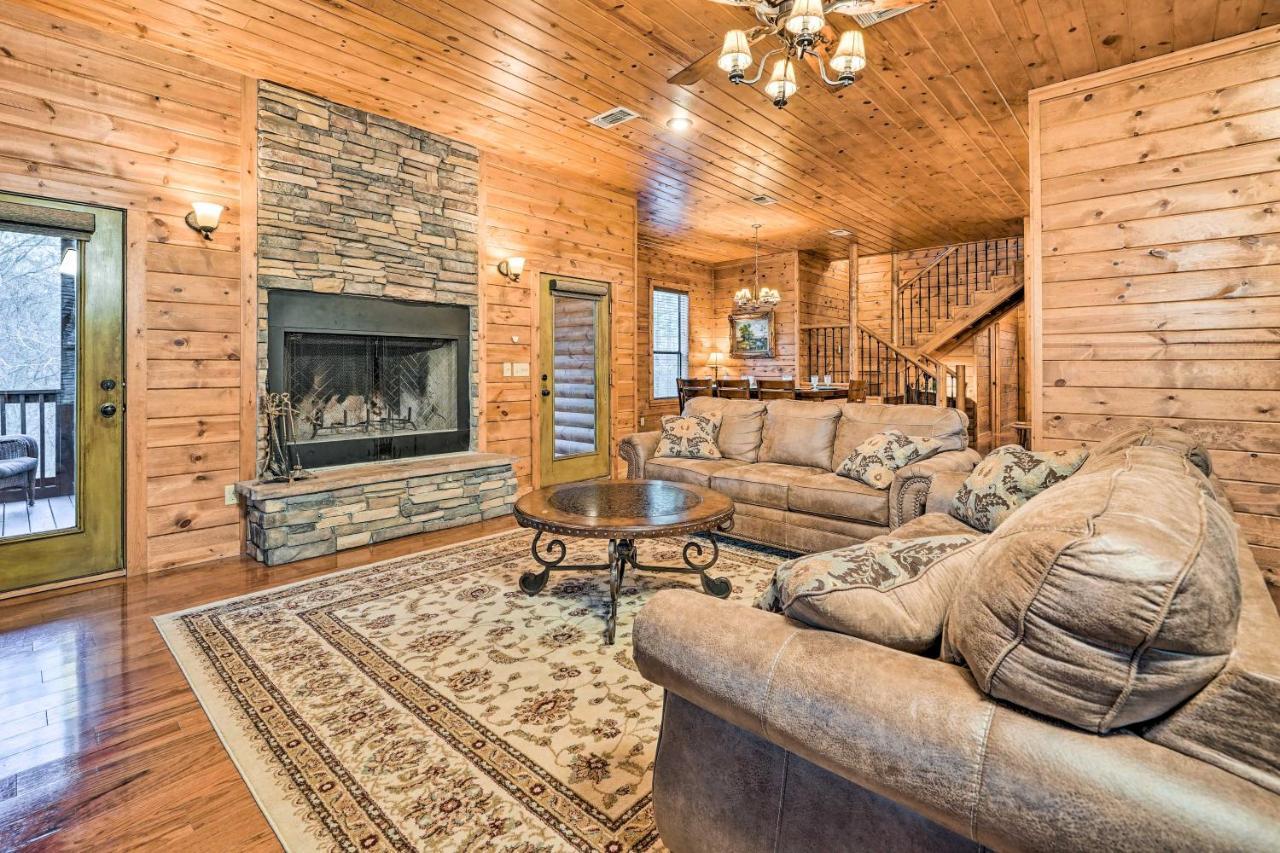 Broken Bow Cabin With Deck, Hot Tub And Fire Pit! Eksteriør billede