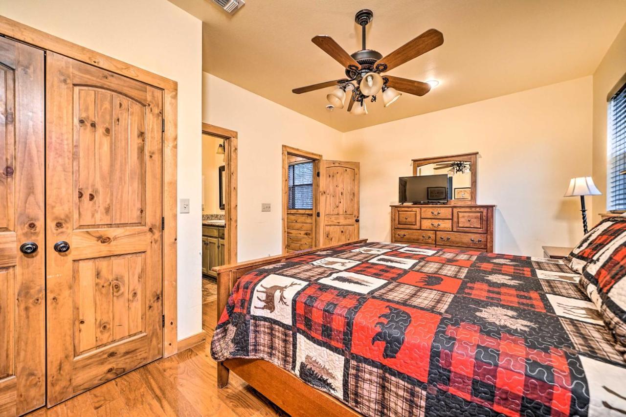 Broken Bow Cabin With Deck, Hot Tub And Fire Pit! Eksteriør billede