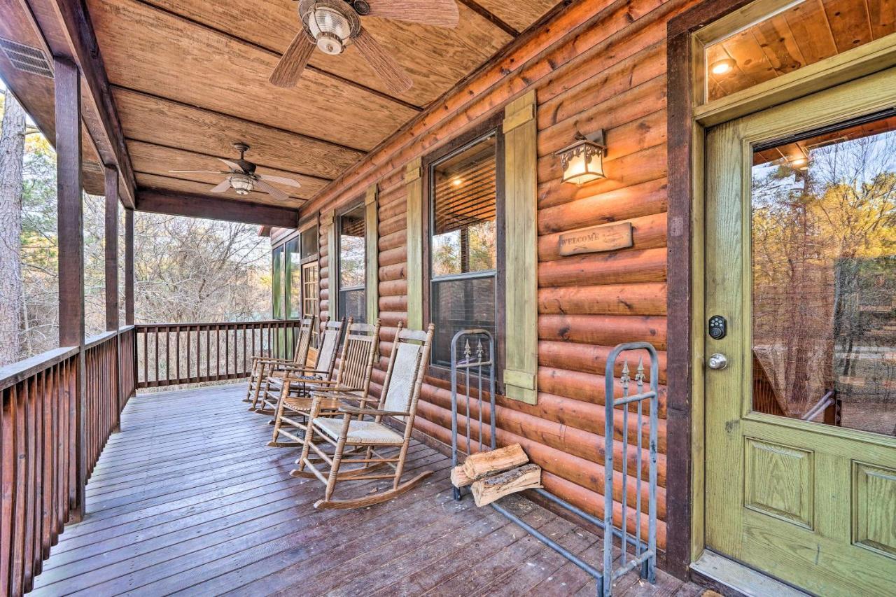 Broken Bow Cabin With Deck, Hot Tub And Fire Pit! Eksteriør billede